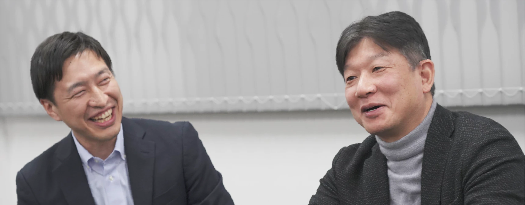 福先生と平尾先生が談笑する様子
